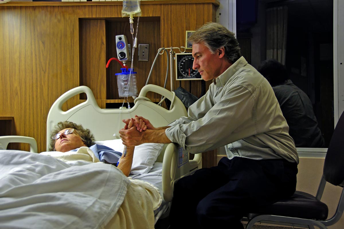 You are currently viewing Family members of ICU patients likely to develop mental illnesses